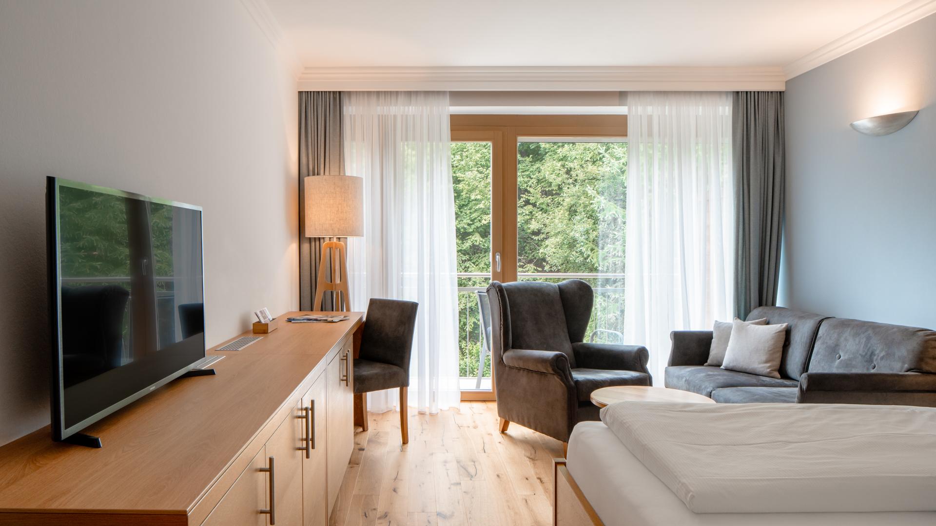 amiamo-SarahFellner-Kitzsteinhorn-links-1 amiamo-SarahFellner-Kitzsteinhorn-links-1