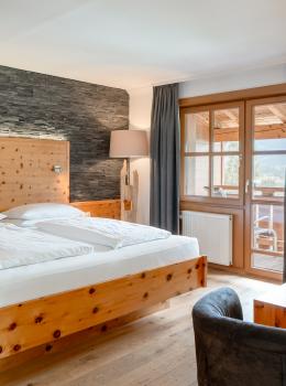 amiamo-SarahFellner-Suite2081