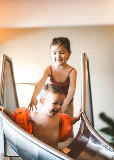 Indoor Pool mit Rutsche Indoor Pool mit Rutsche