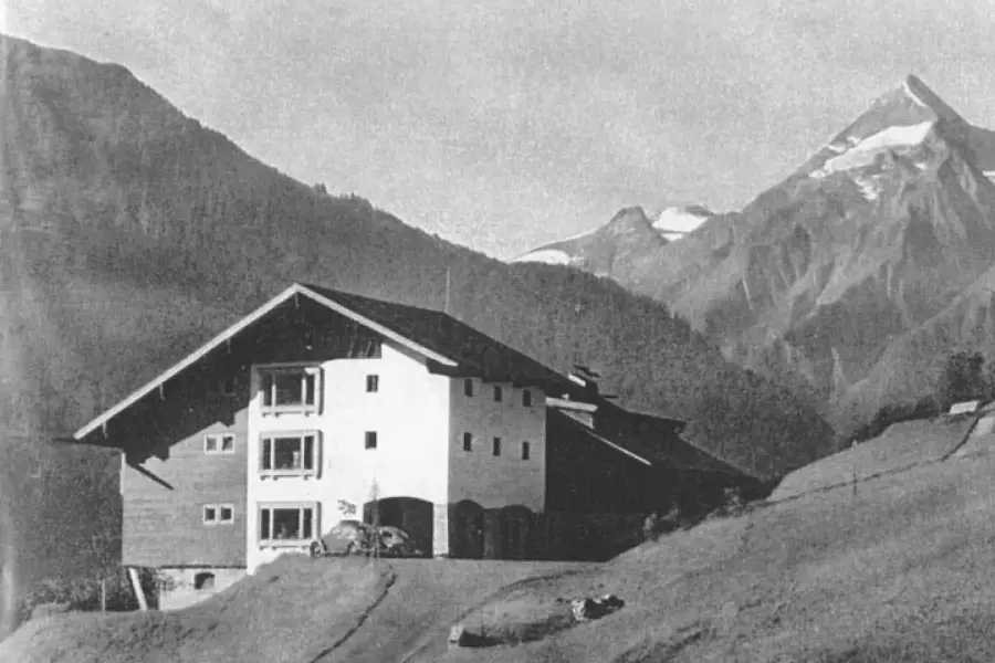 PORSCHEHOF 50ER JAHRE